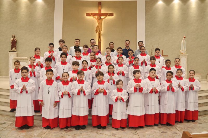 Investidura dos Coroinhas e Servidores do Altar da Catedral N.S de Fátima - Parte I