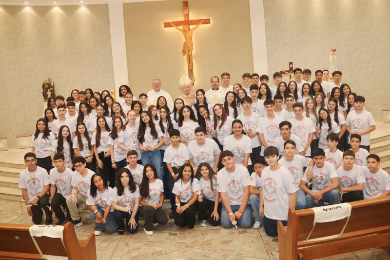 Missa de Crisma dos Catequizandos da Catedral N. S. de Fátima e Comunidades Parte II