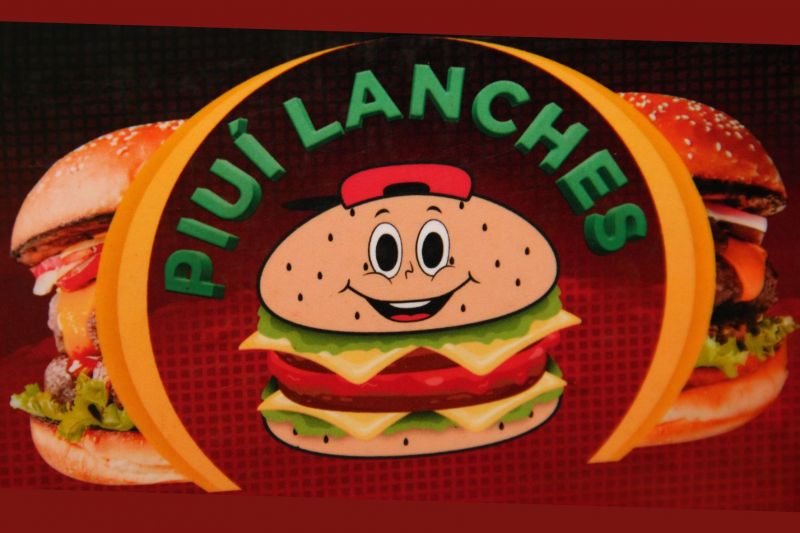 Noite de Domingo no Piuí Lanches